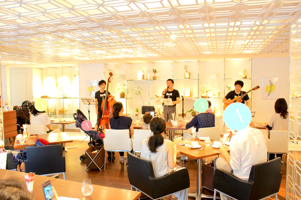 洗練された空間で、生の音楽・旬のひとさらをお愉しみください!(写真は以前ANNIVERSARY GARDENにて開催されていた「ひとさらコンサート」の模様)