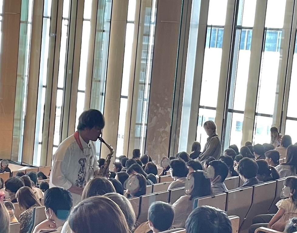 珍しい打楽器や、サックス、フルートと篠笛、ピアノの組み合わせ!