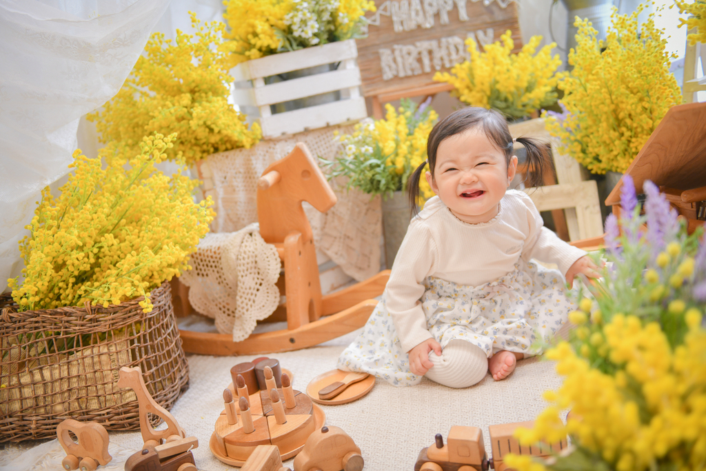 季節限定のミモザのフォトブースの登場です！ミモザの花って、本当にきれいですよね、、、大好きな花の一つです。