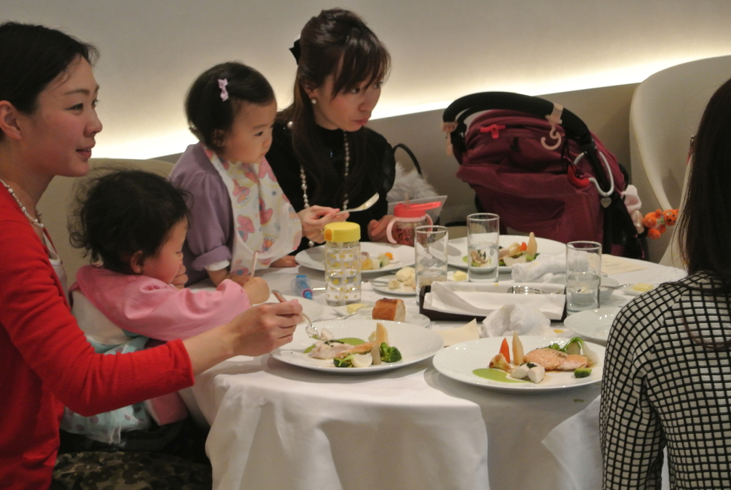 離乳食が始まる6ヵ月頃のベビーから参加できます！お友達とご参加OKです。