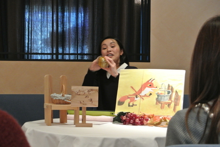 プロの女優のうたと絵本のおはなし会は、臨場感たっぷり！！