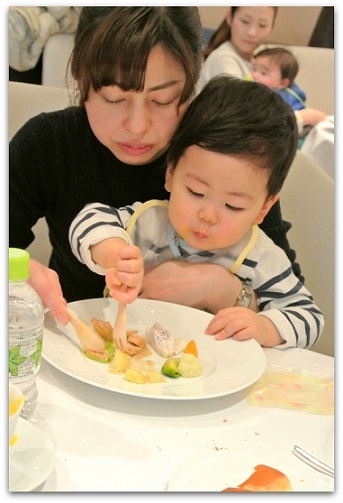 1歳児以上のお子様は、ママと同じお料理を子供用にお出しいたします。