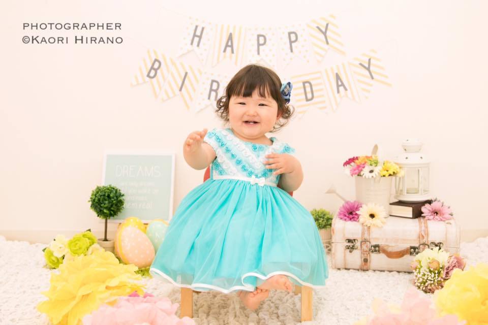 フォトグラファーさんによるバースデー撮影15カット以上! タキシードとドレスは、各1着ずつございます 80~100センチの衣装をご用意しております。