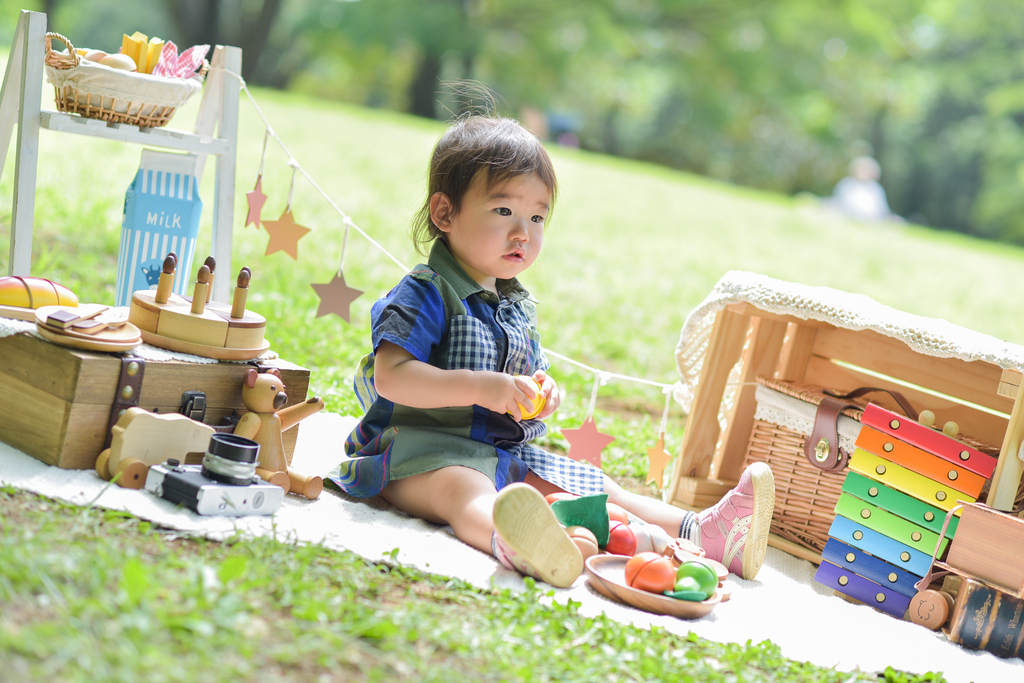 通常のロケーション撮影だけでなく、セットをご用意して撮影いたします！