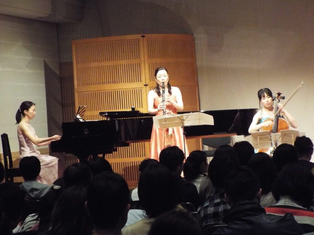 お子さまの心に響く生演奏をお届けします!